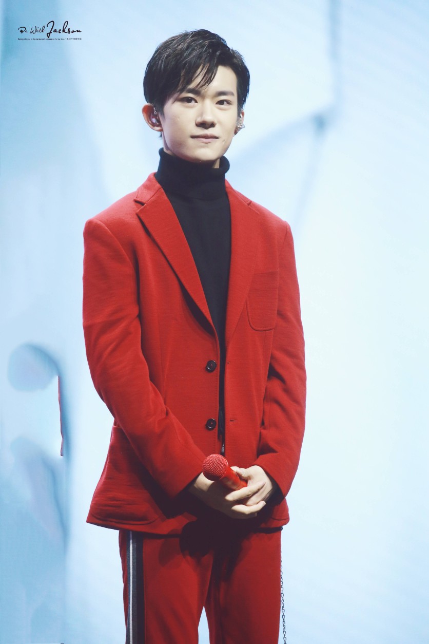 易烊千玺 #tfboys 华为nova4手机新品发布会 华为nova全球代言人