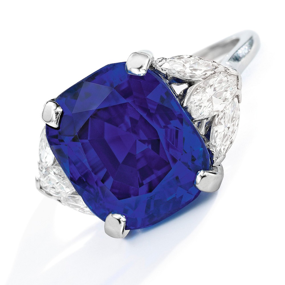 Royal Blue,turquoise blue 为经过加热处理,其中 ssef 鉴定其为「皇家蓝」(royal blue)蓝宝石