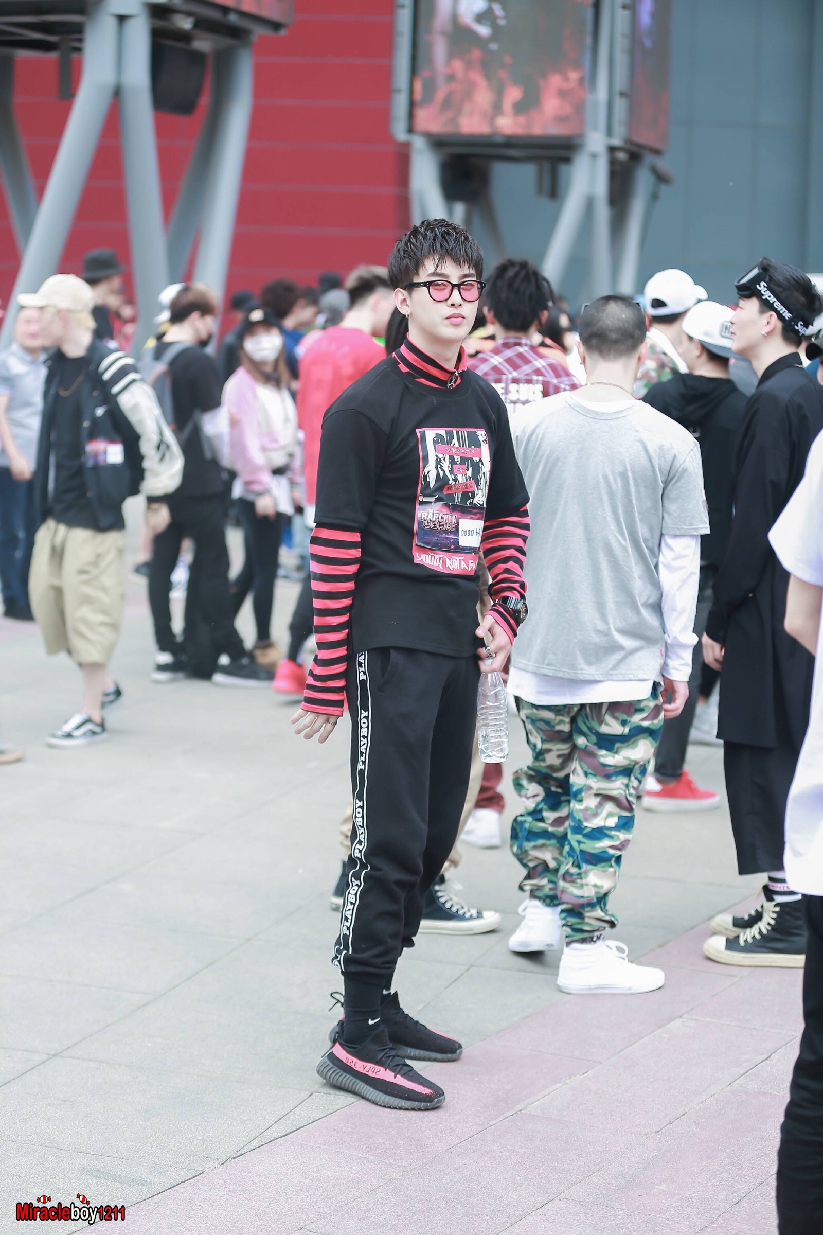 170503 中国有嘻哈海选 #uniq周艺轩# cr:logo