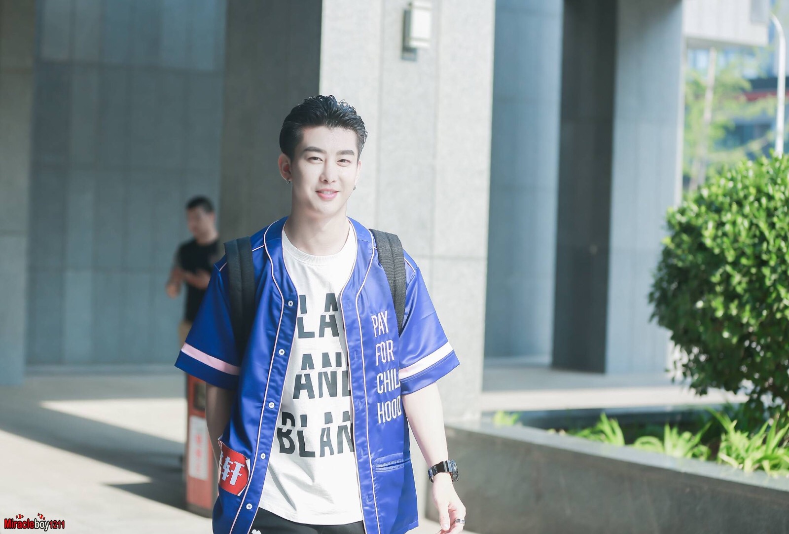 170527 中国有嘻哈录制 #uniq周艺轩# cr:logo