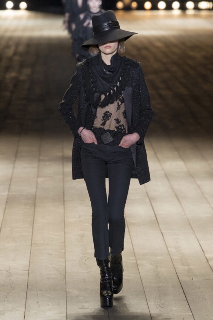 saint laurent(圣罗兰)于巴黎时装周发布2018秋冬系列高级成衣