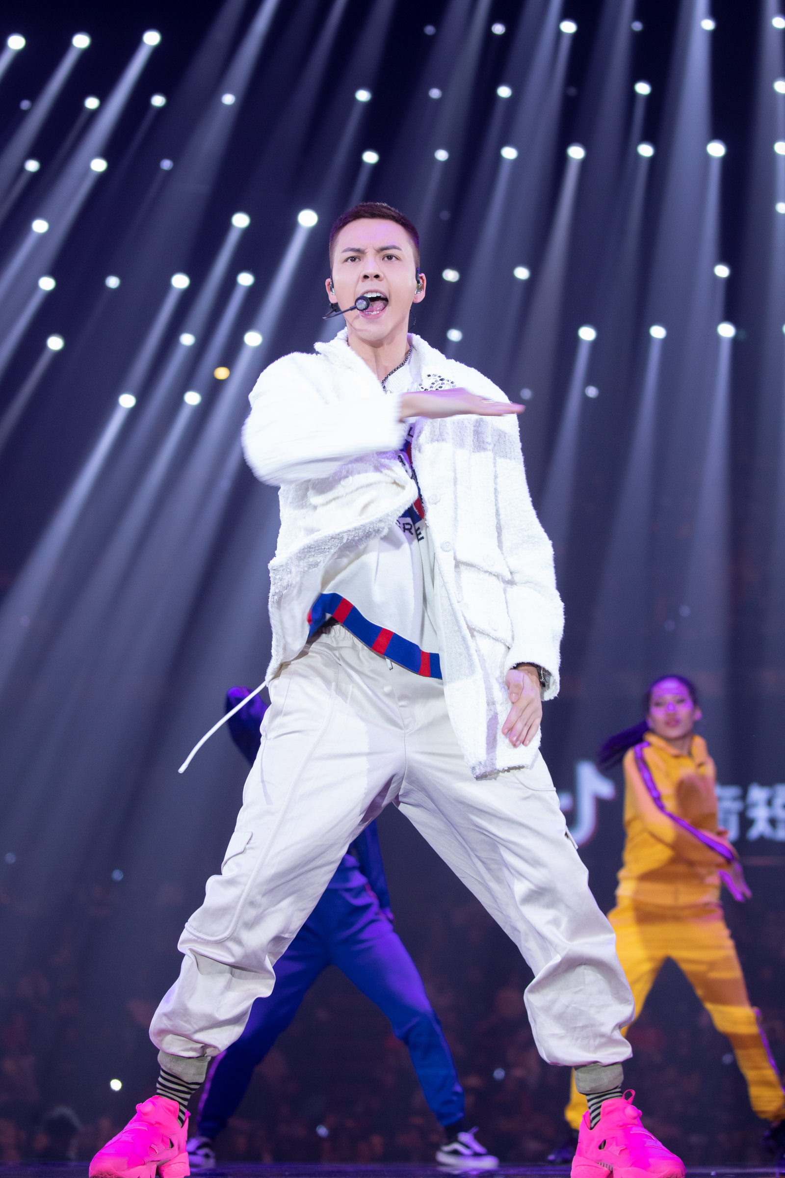 【陈伟霆 william chan】181231 江苏卫视跨年 无水印 1600 x 2400 px