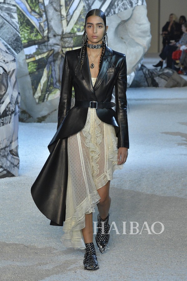 2019春夏巴黎时装周:亚历山大·麦昆 (alexander mcqueen) 女装秀