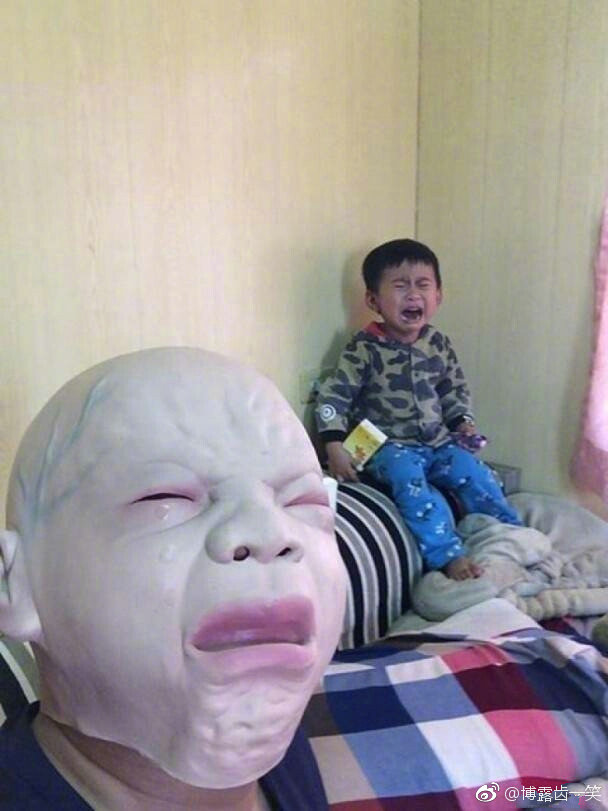 体会看别人哭的感觉,异想天开买了个"婴儿哭泣面具",结果…孩子快吓傻