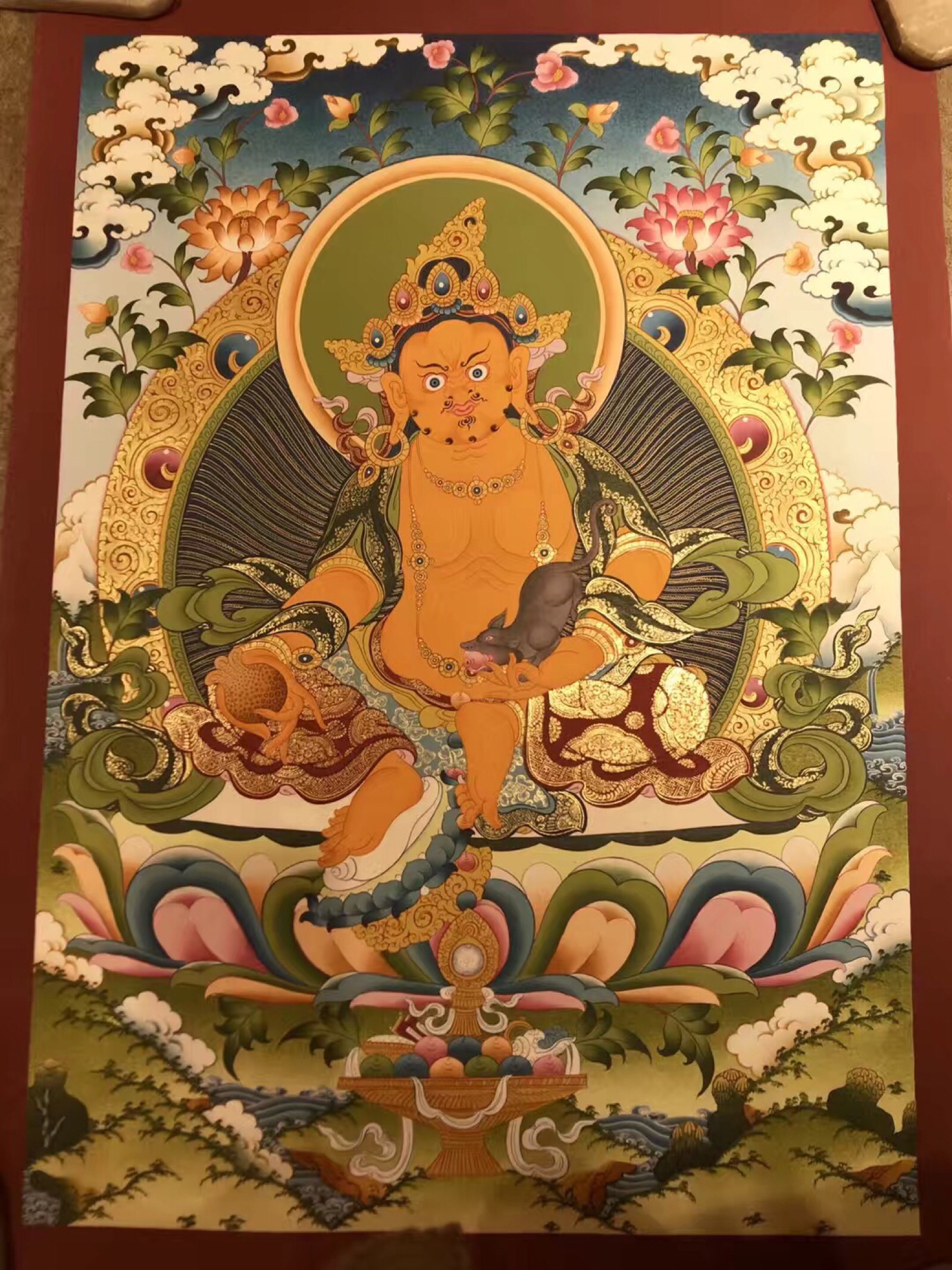 【黄财神】是诸财神之首,藏传各大教派奉持的五色财神之首.
