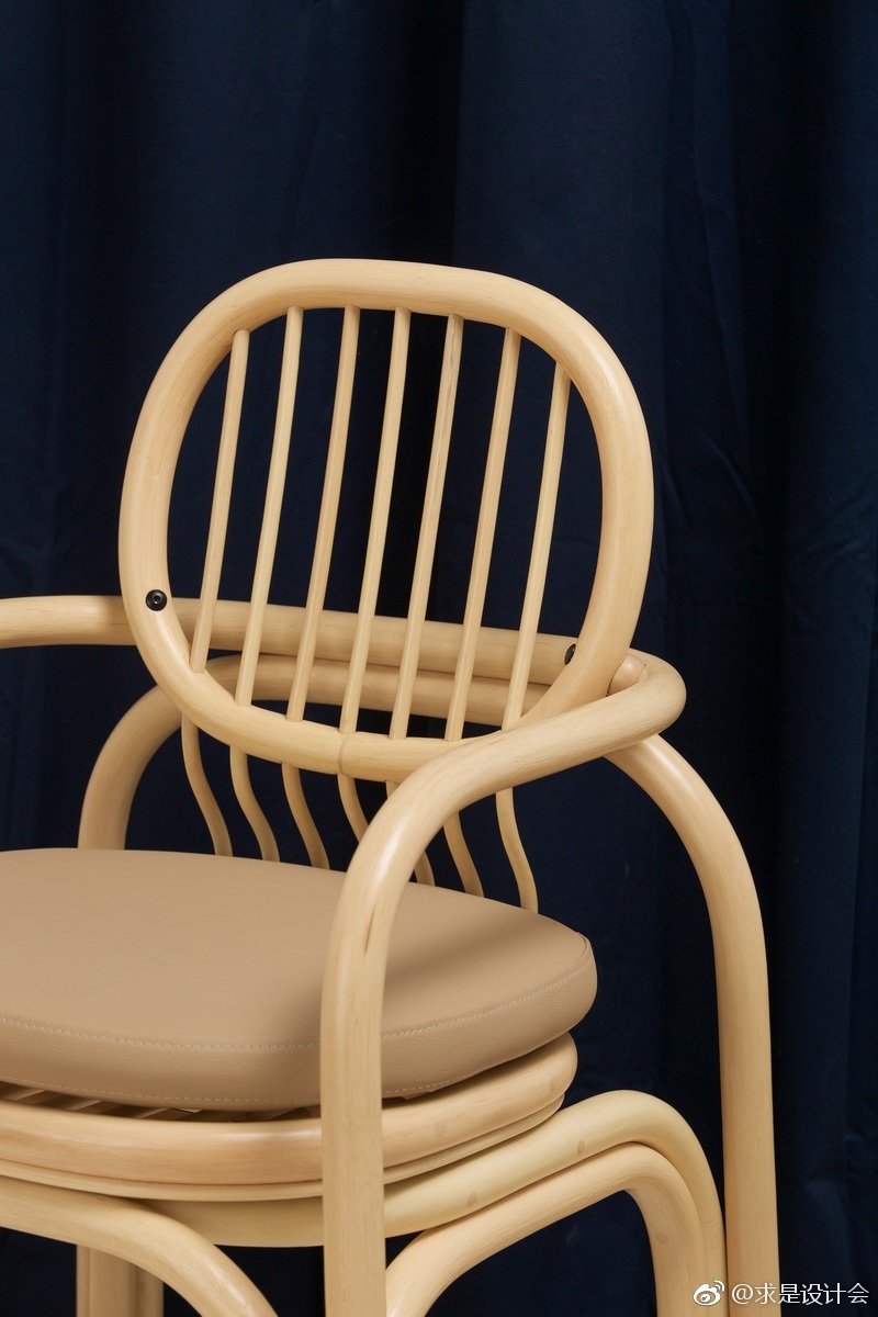 mestre试图创作一款适用于办公室的既舒适又放松的藤条座椅.