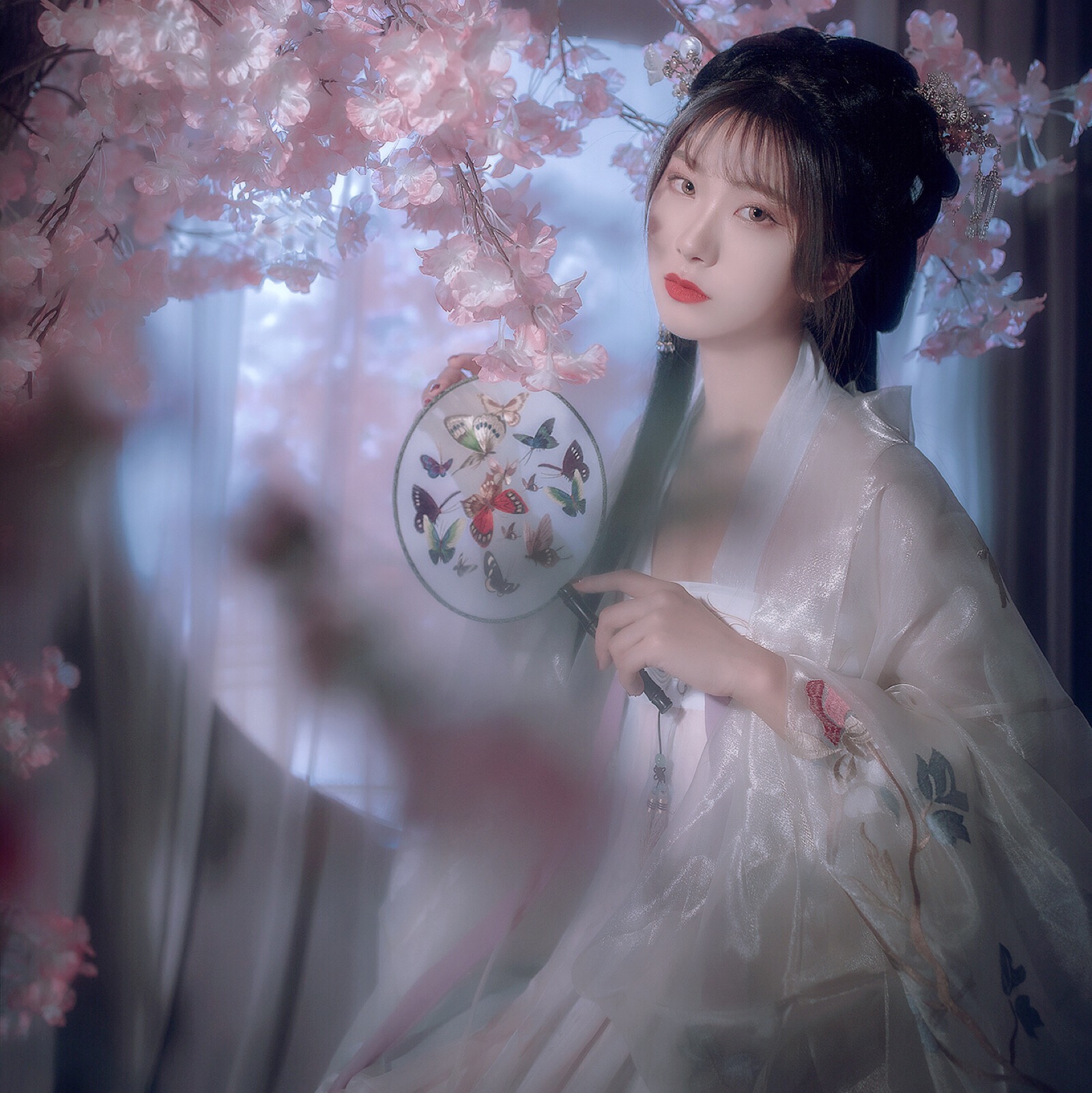 1月10日 22:53   关注   野洵 古风女 古风女 粉色 侧脸 意境 唯 