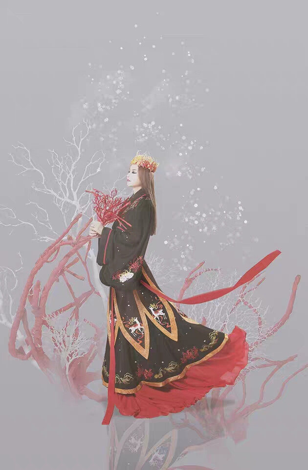 红衣古风女