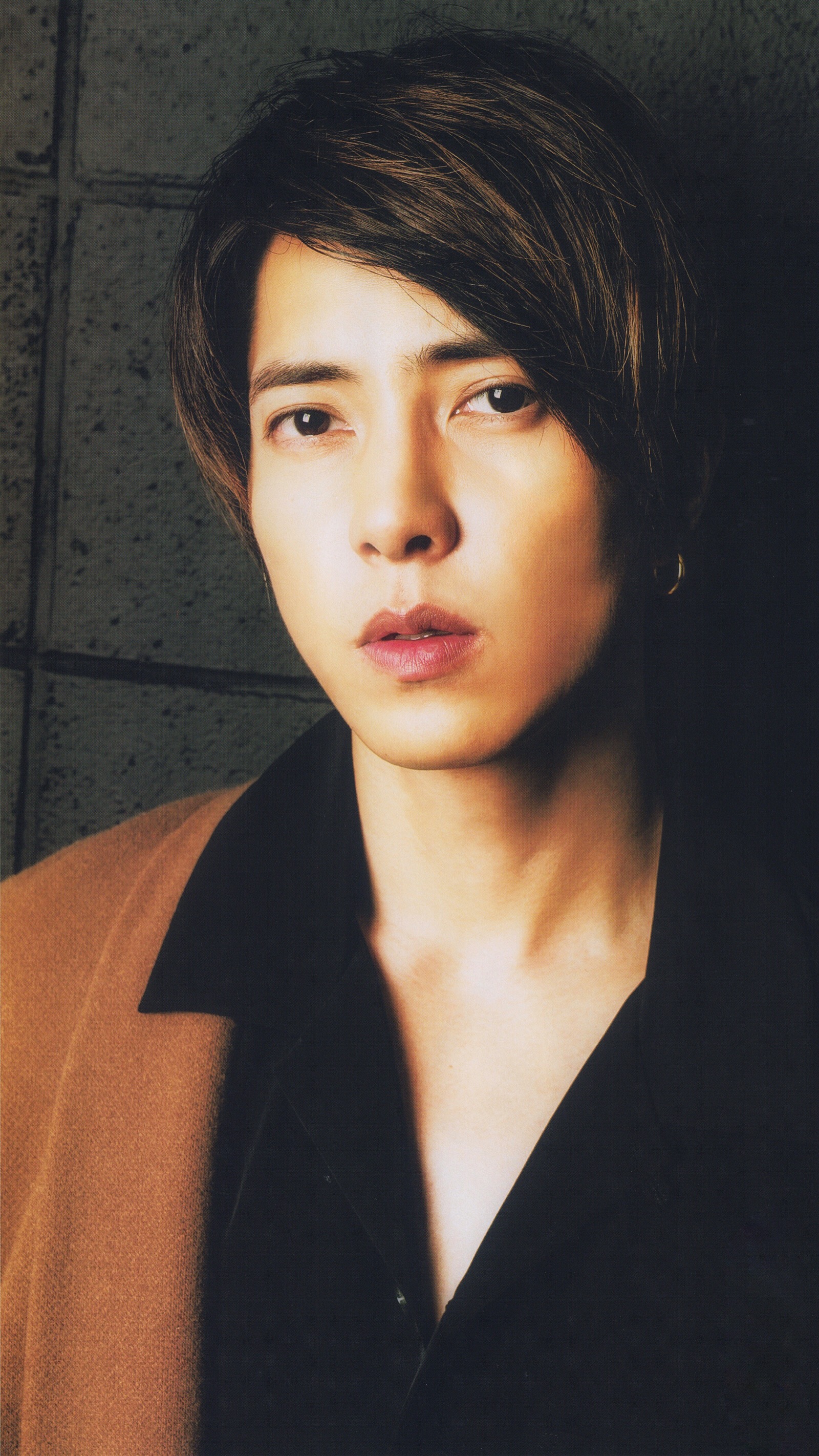 1月12日 20:53   关注  山下智久 写真 评论 收藏