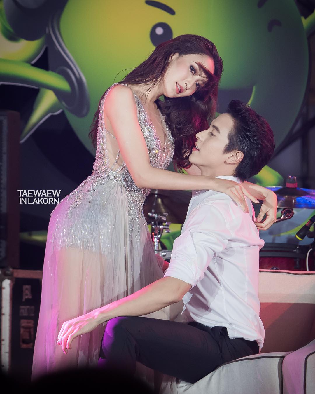 taew&jamesjirayu ais跨年迎新活动 cr.@萝卜小剧场