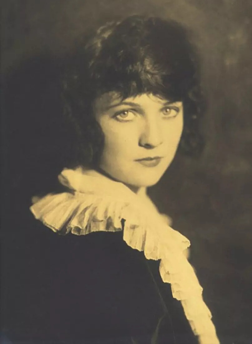 杰奎琳洛根 jacqueline logan 1901-1983年美国默片女演员.