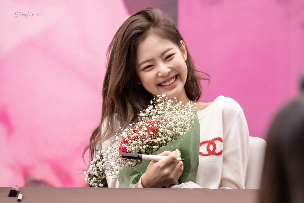 jennie金智妮超清壁纸,金智秀超清壁纸 jennie 金智妮 金珍妮 奶猫妮 blackpink 仙女妮 精致妮 图源妮吧