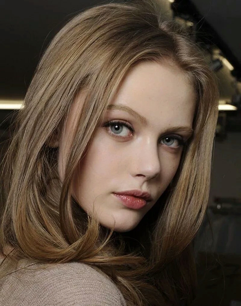 "精灵系超模"弗丽达·古斯塔夫松(frida gustavsson),来自北欧瑞典.