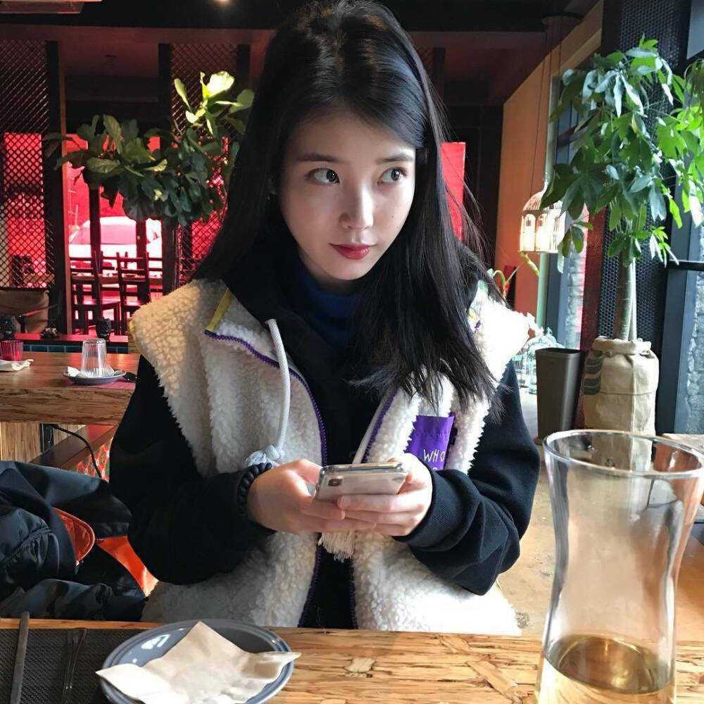 iu 李知恩