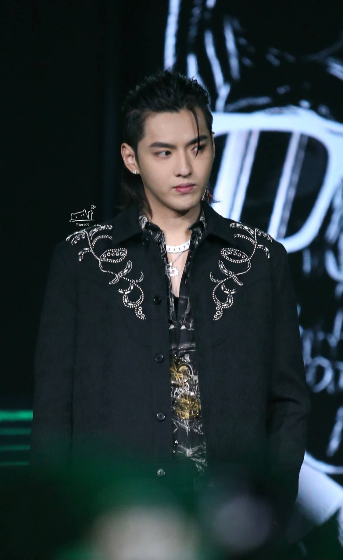 吴亦凡 kris 男头像壁纸 明星制作人 综艺男神 美男帅哥 气质素颜照