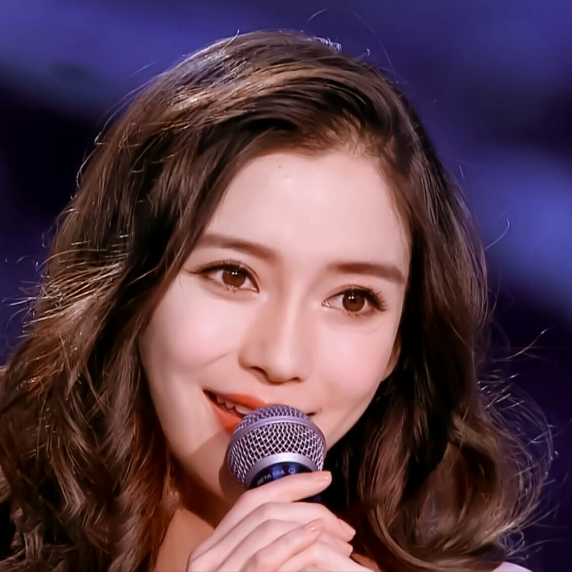 杨颖(angelababy)/爱豆头像/拿图扣1/自截滤/感谢收藏