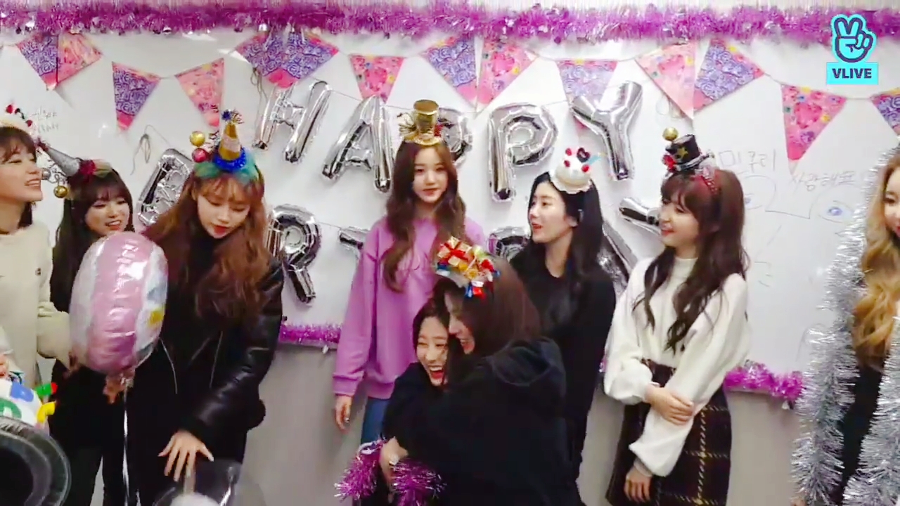 izone/iz*one logo 禁止二改!看清楚 _>`