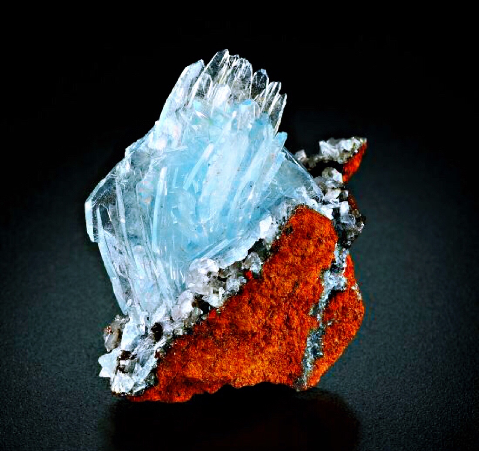 重晶石 baryte 也是我很喜欢的一种矿标,海浪一样的感觉