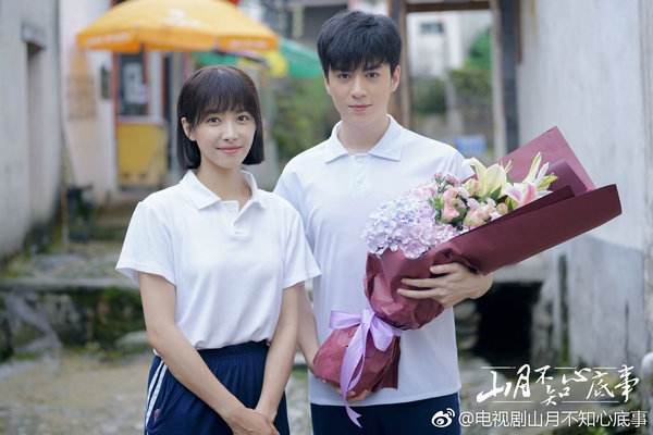 《蜜汁炖鱿鱼》杨紫 李现8.《平凡的荣耀》赵又廷 白敬亭9.