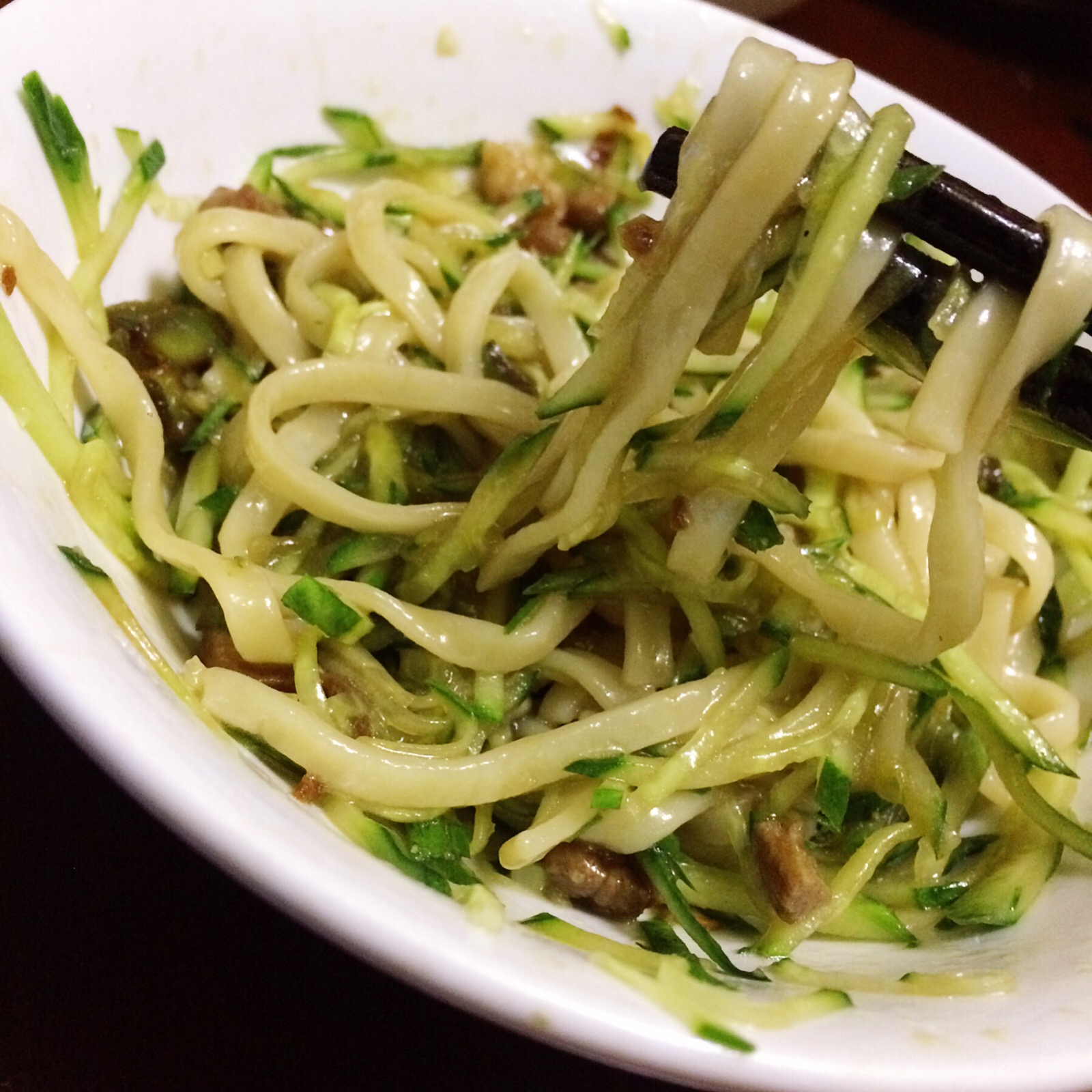 老爸切的黄瓜丝儿特别细,面条,20190221.