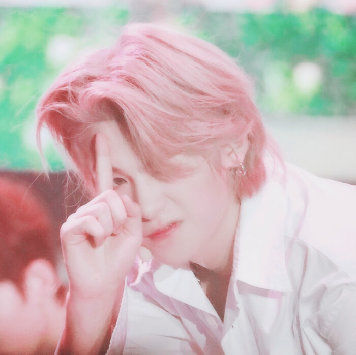 黄明昊-自截滤镜头像 by姜挽颜"黄明昊是神仙颜值"