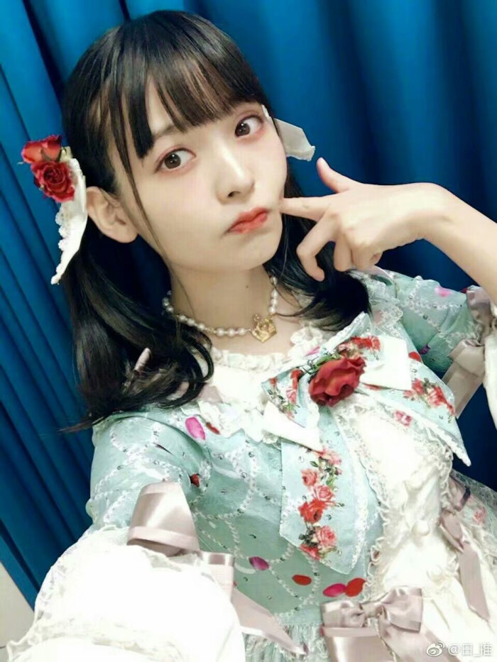 上坂堇 