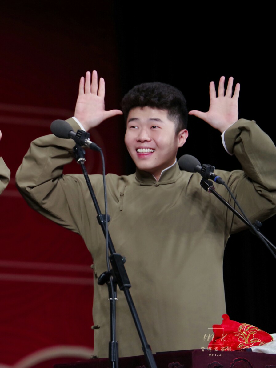 相声演员 周九良