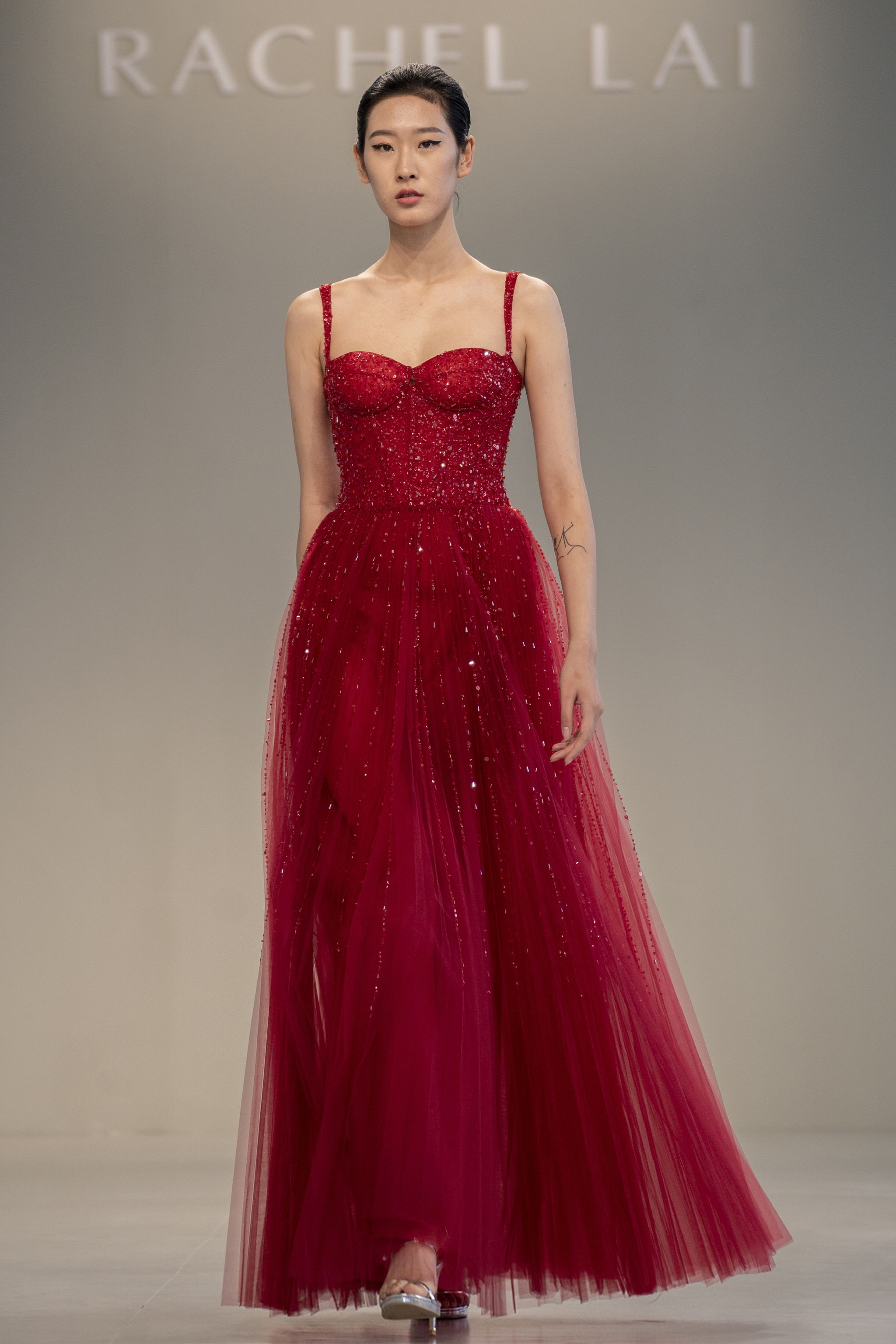 rachel lai 高级婚纱礼服定制ss2019系列主打款 心痕