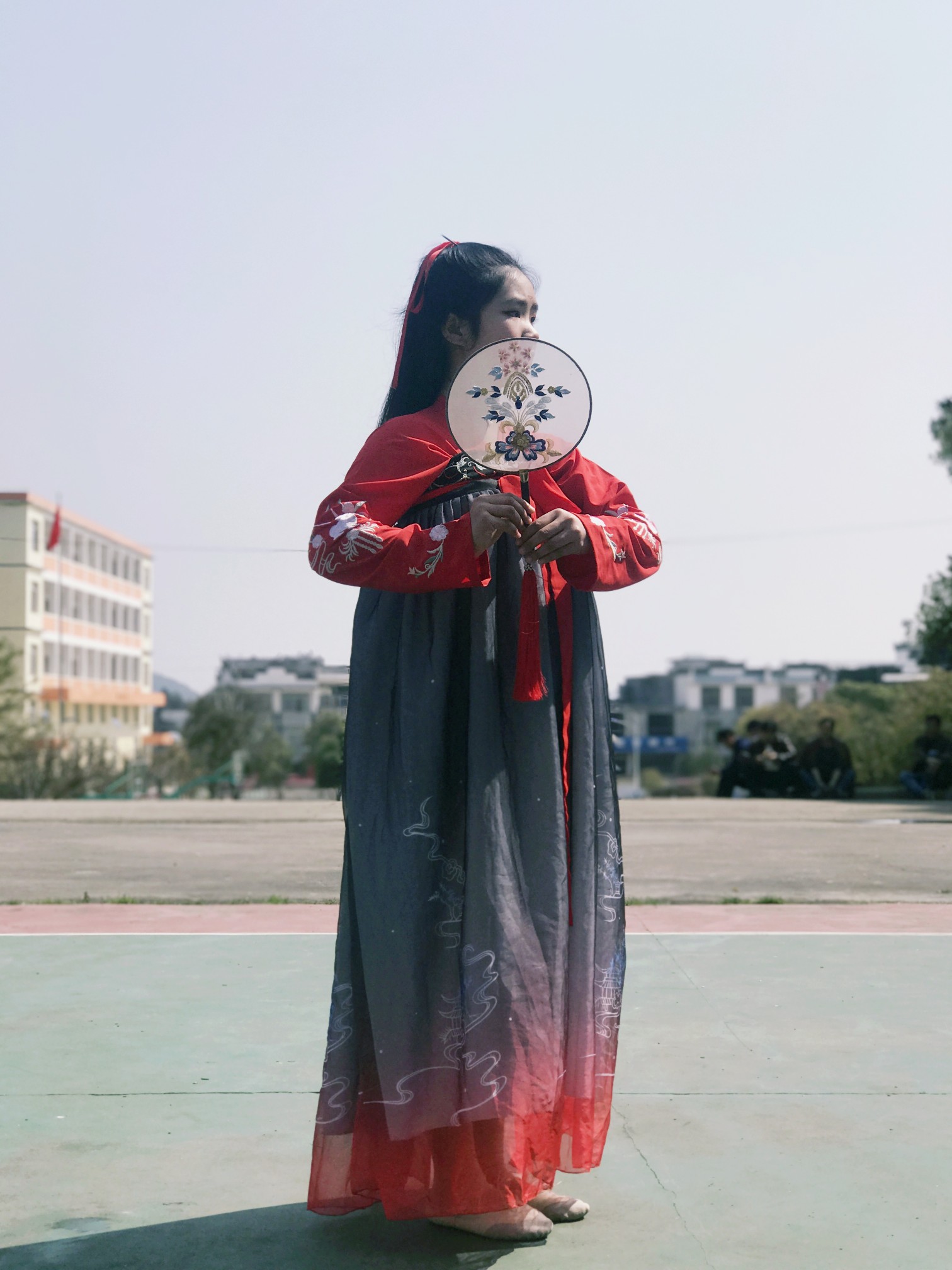 汉服配团扇,很美