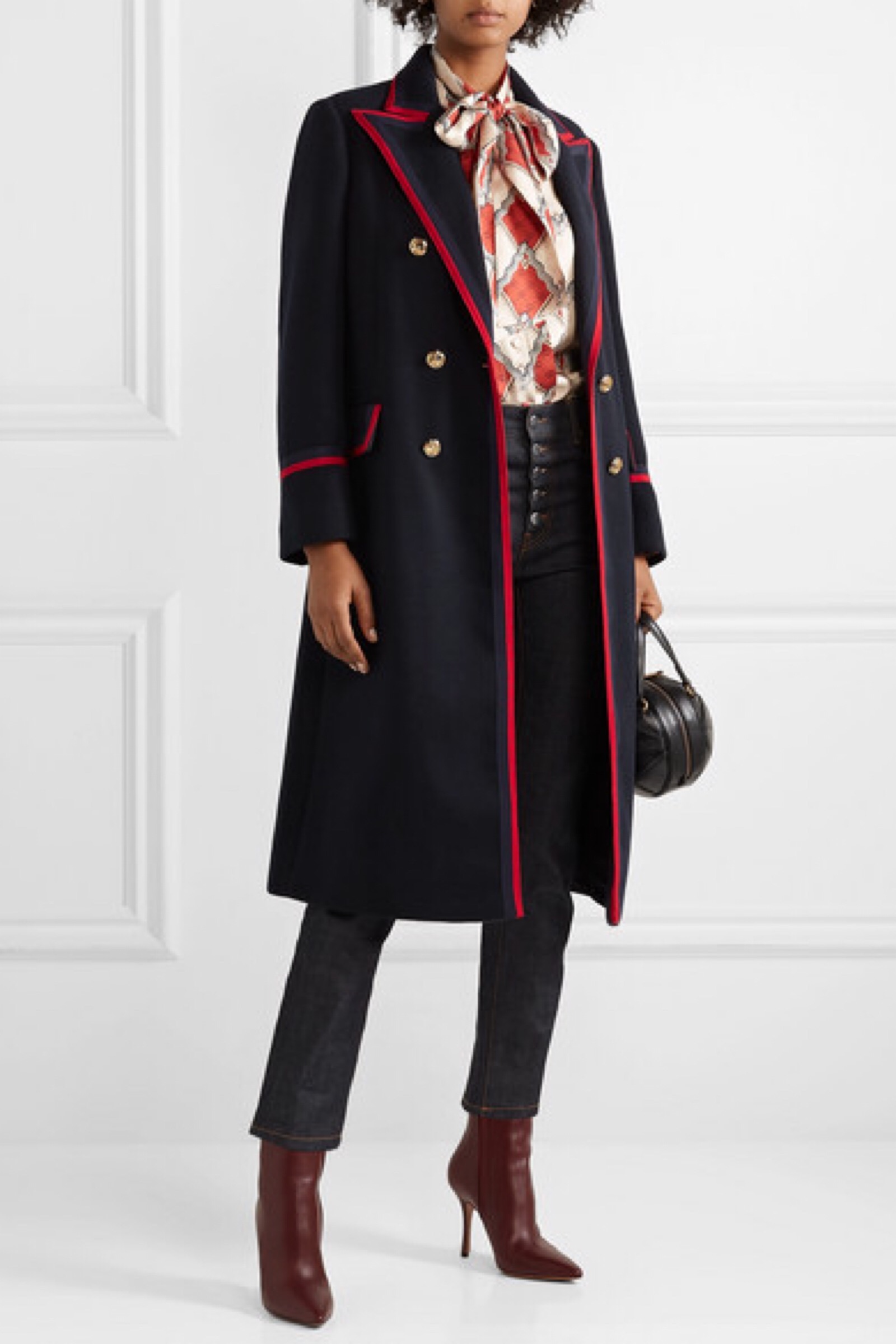 gucci 创意总监 alessandro michele 凭借不拘一格的巧思细节,让品牌