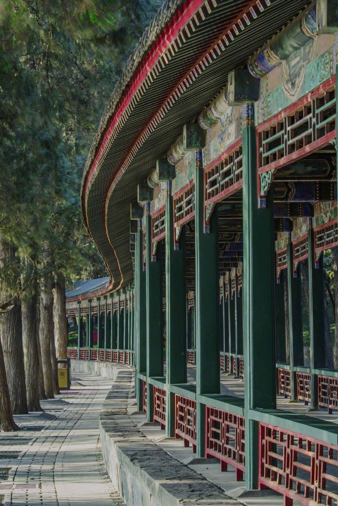 一砖一瓦一回廊,一思一念一断肠.