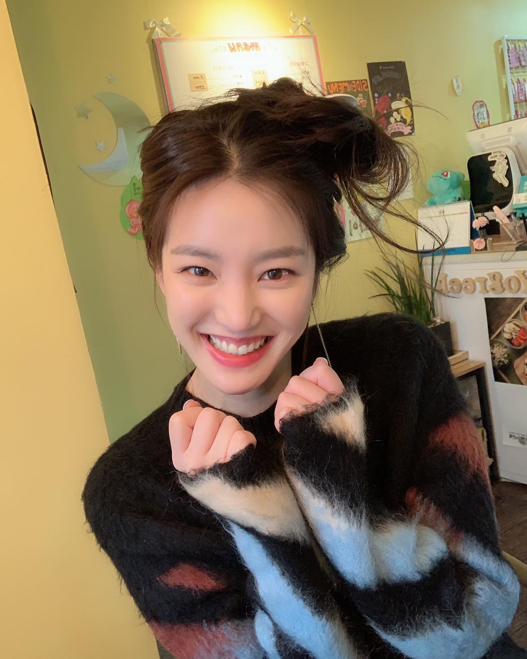 李侑菲