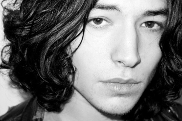 埃兹拉·米勒 ezra miller