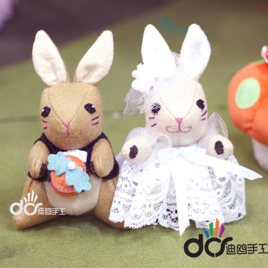 {.结婚吧}小兔子一对情侣玩偶 布娃娃 迪欧不织布图纸手工材料包