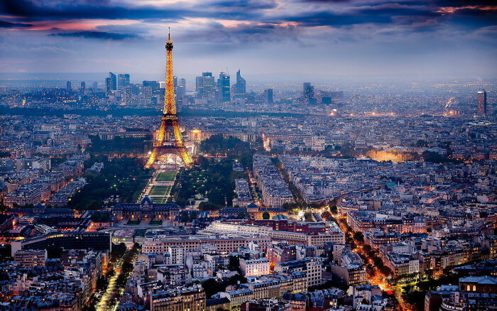 夜幕下的法国巴黎, 迷人浪漫的国都, 总是让人无限向往