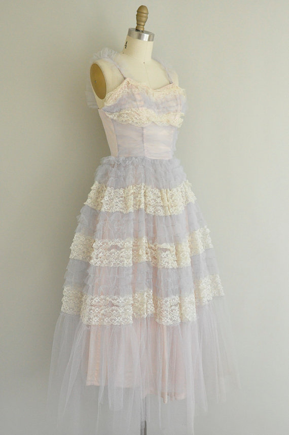 古董蕾丝vintage薰衣草色仙女婚纱礼服连
