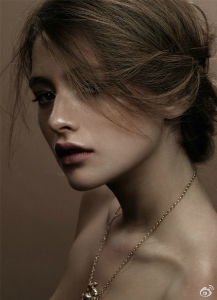 teresa oman.冷若冰霜的气质美人.