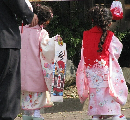 森女推荐# 日本的儿童节那天,身穿日本传统服饰——和服的小孩子们.