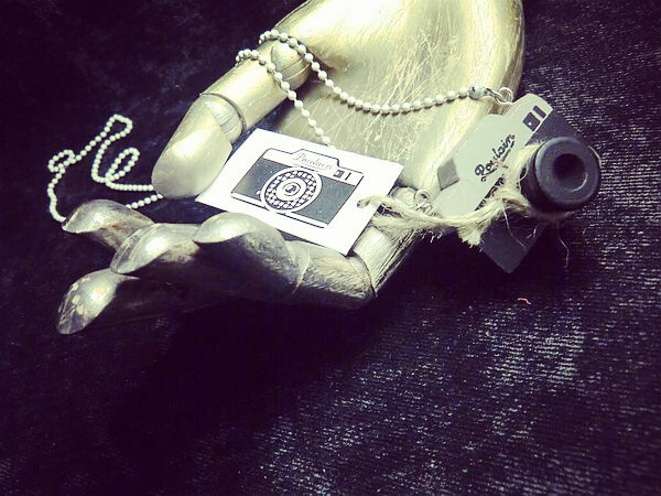 谢谢雅虎@手工原创 木质 复古相机 项链