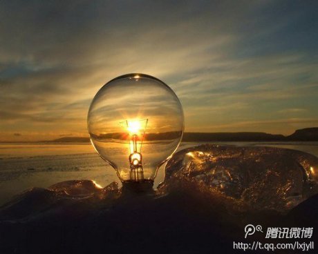 也许每个喜欢夜的人,心里都藏有沉重的故事,也许每个躲在黑暗中的人
