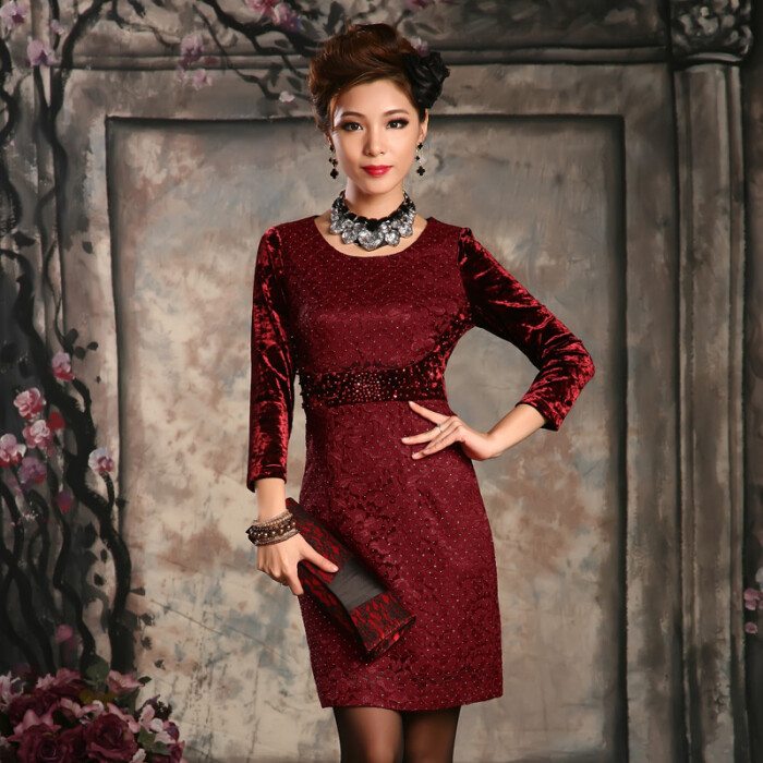 衣裙2013秋装高贵奢华钉珠高档蕾丝连衣裙。