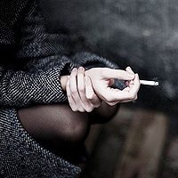抽烟的欧美女孤独非主流头像   头像大全