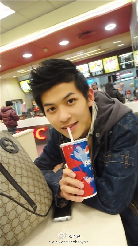 变形计越来越像在拍偶像剧。《逆风飞翔…-堆