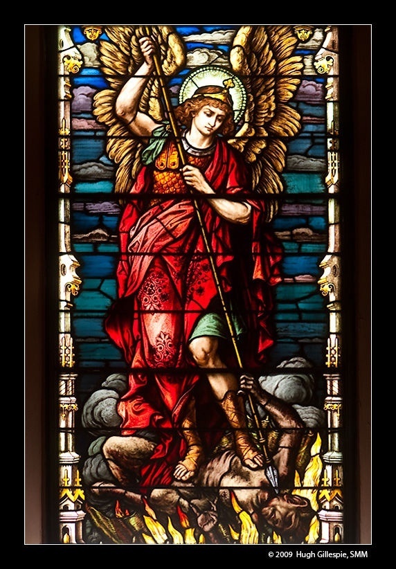 艺术|st. michael"s church教堂的彩色玻璃.