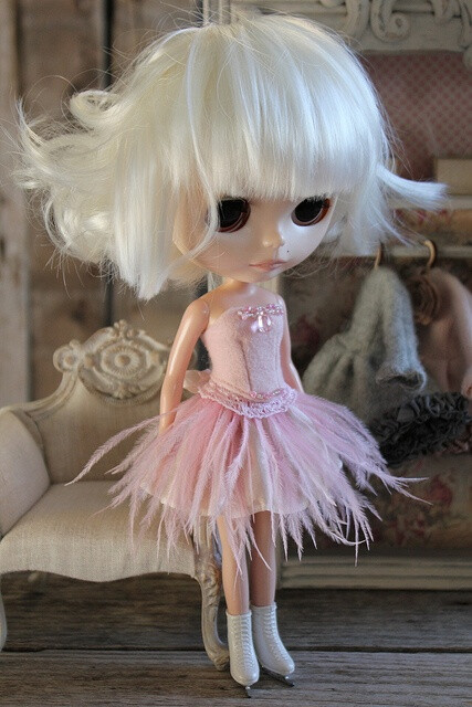 elly hates pink by abi monroe of taylor couture via flickr