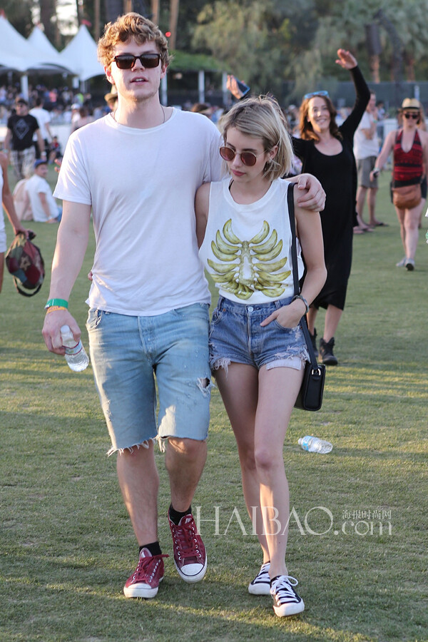 艾玛·罗伯茨 (emma roberts) 与未婚夫伊万·彼得斯 (evan peters)