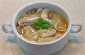 鸡片蘑菇汤——补中益气,安神健体. 原料…-堆糖,美好生活研究所