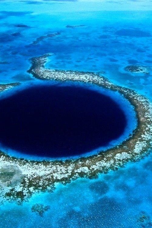 洪都拉斯蓝洞,嵌在海面的深邃蓝眼睛.