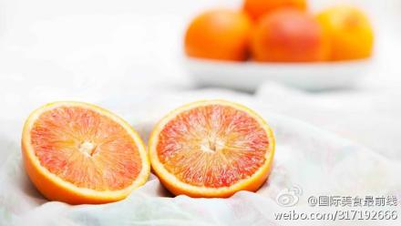 血橙是橙的变种,带有似血颜色的果肉与汁液…
