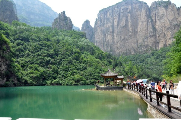 山西长治通天峡风景区 总感觉这里的水怪怪的 图片由重庆旅行社www.